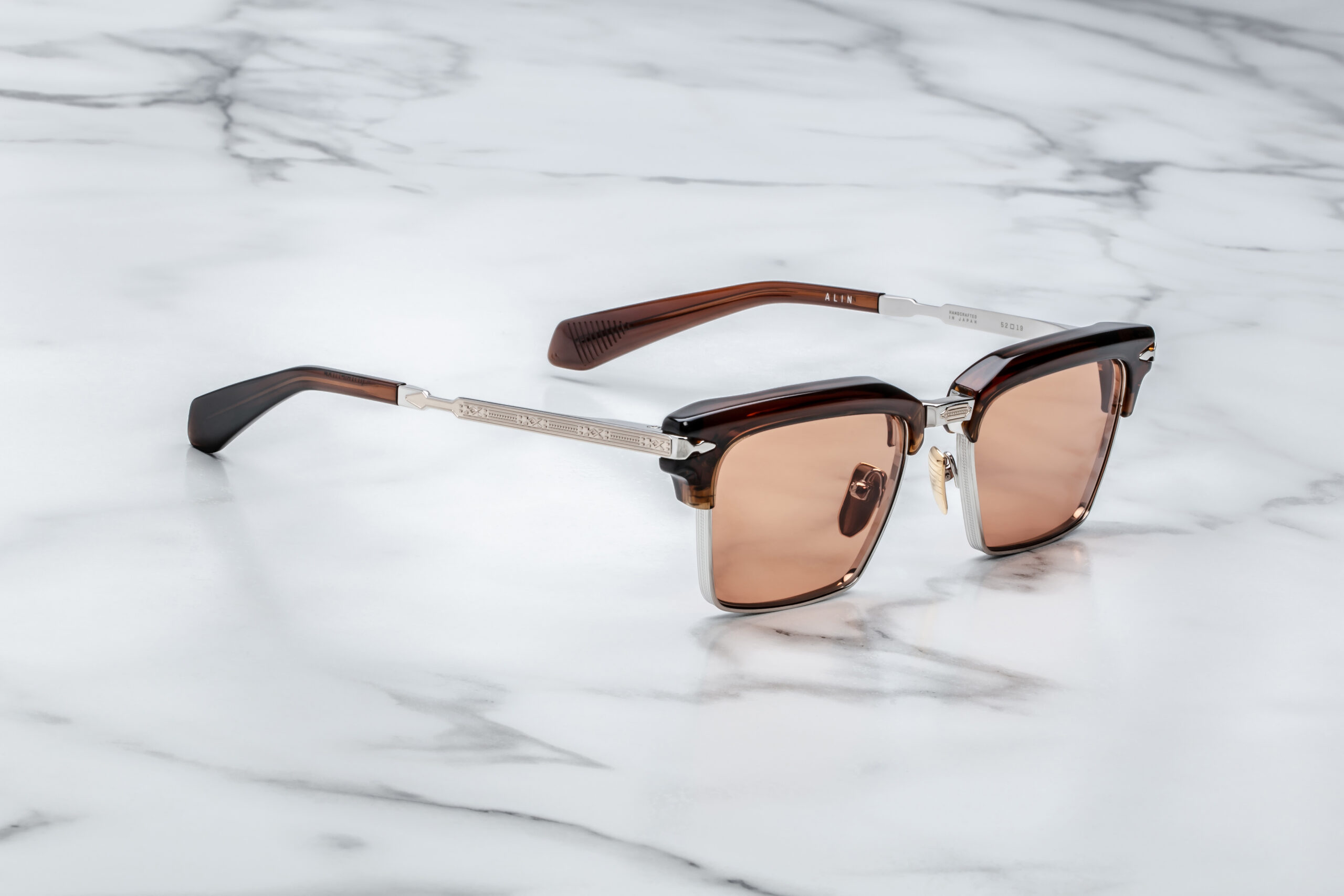 Alin_Zoltar_3-4_Cropped_5377x3585_qnlham Jacques Marie Mage ALIN Sunglasses - in Zoltar - Image 2