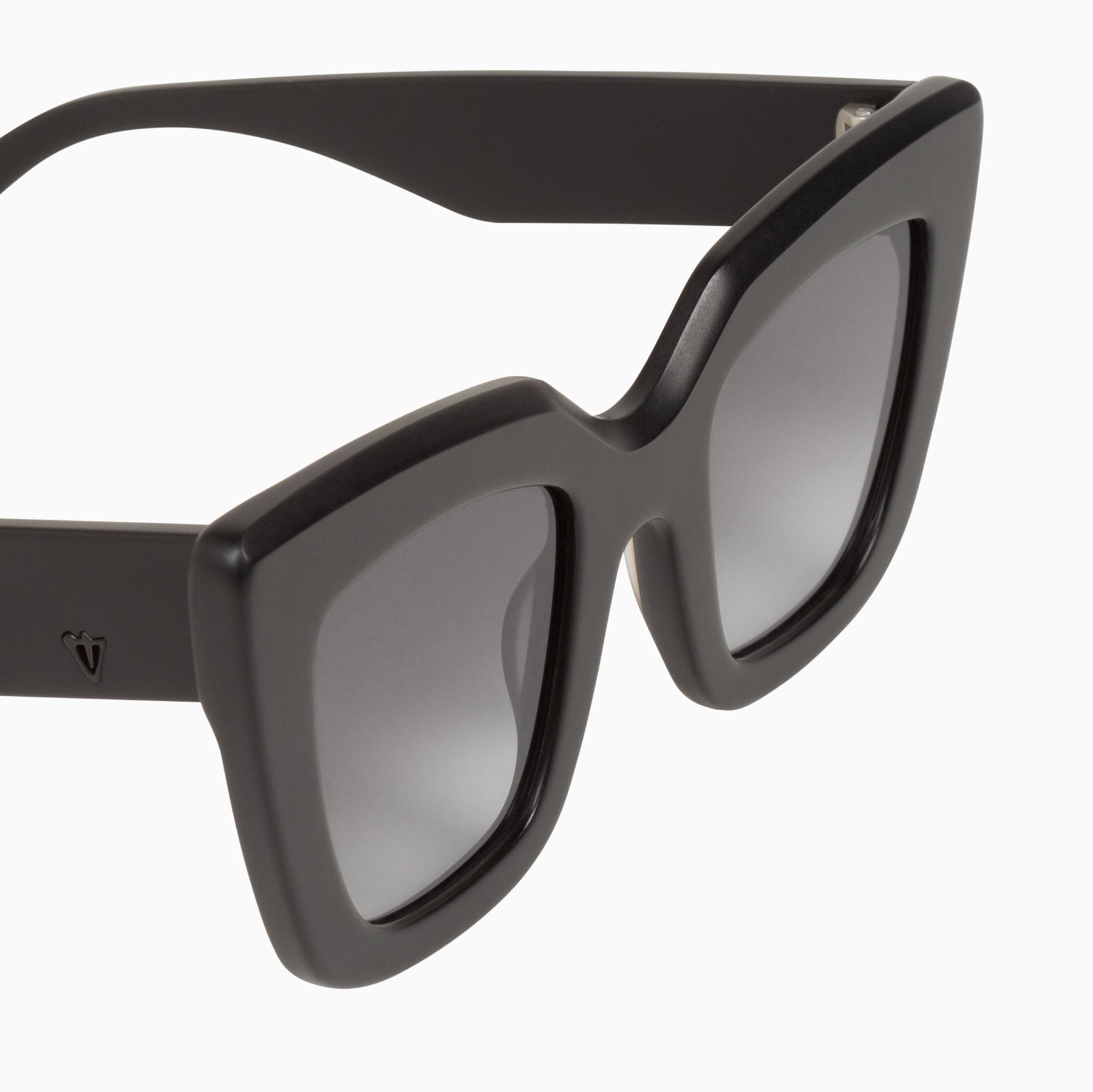 NlVRfoXVR8m9xGQDQXtw_BRIGADA_MatteBlack_BlackGradient-4_2048x Valley Brigada Sunglasses - in Gloss Black - Image 3
