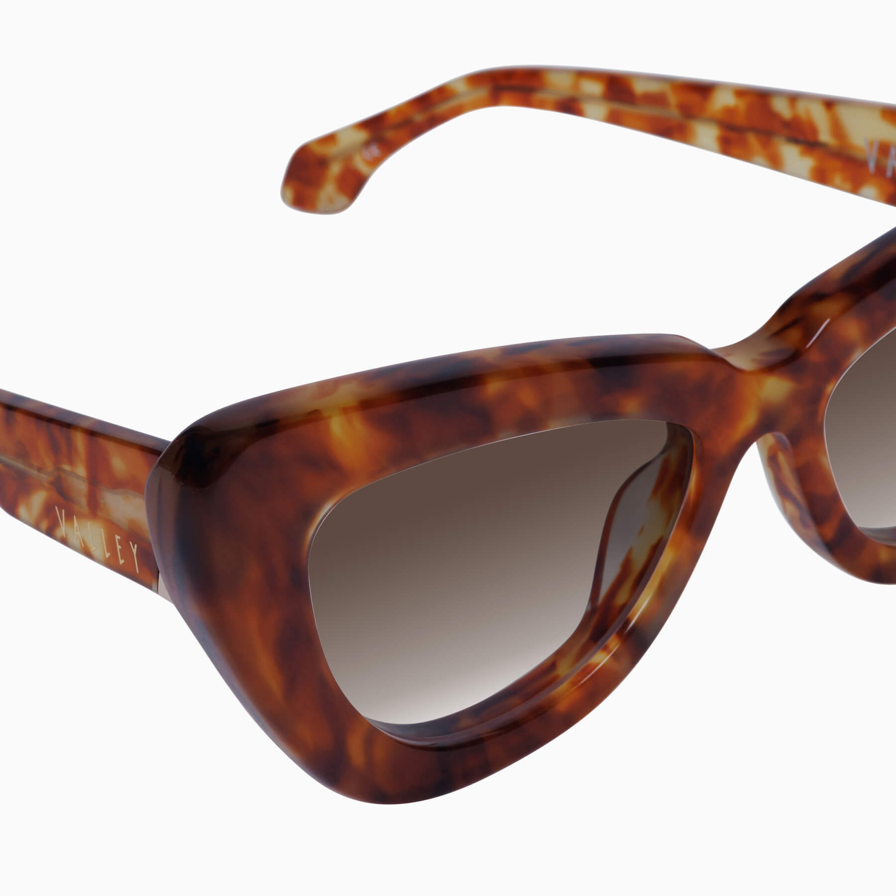 lafayette_mapletort_browngradient_05_2048x Valley Lafayette Sunglasses - in Maple Tort w. Gold Metal / Brown Gradient Lens - Image 4