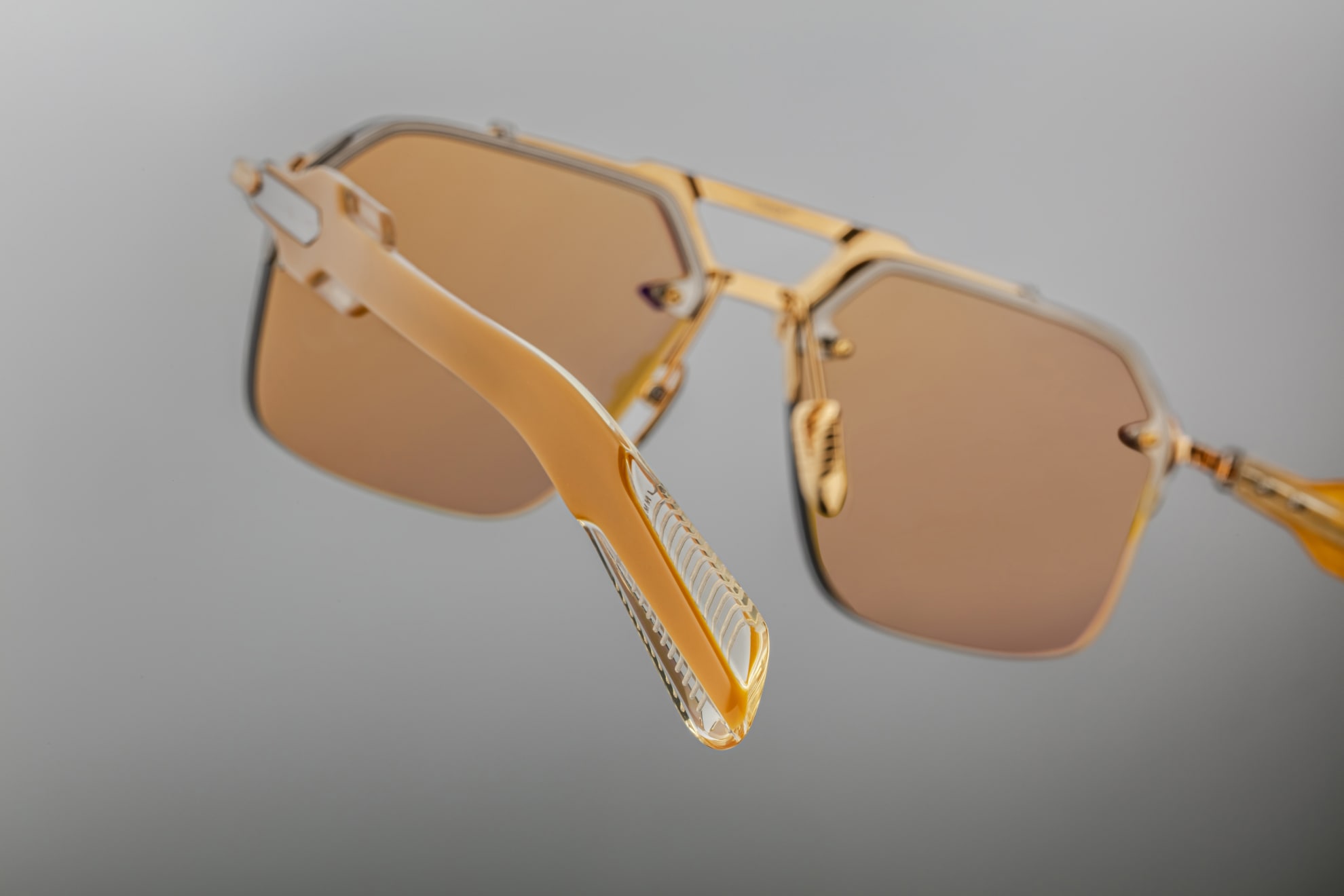 Silverton_Suntan_Detail-005_Resized_5377x3585_afm1pw Jacques Marie Mage Silverton Sunglasses - in gold - Image 3